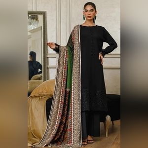 Pakistani brand Threads & Motifs Ready to Wear Tunic shirt and dupatta